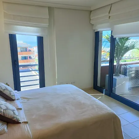 Luxury Gigantes Apartment